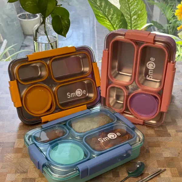 Four Portion Bento Lunch Box (Leak-resistant)